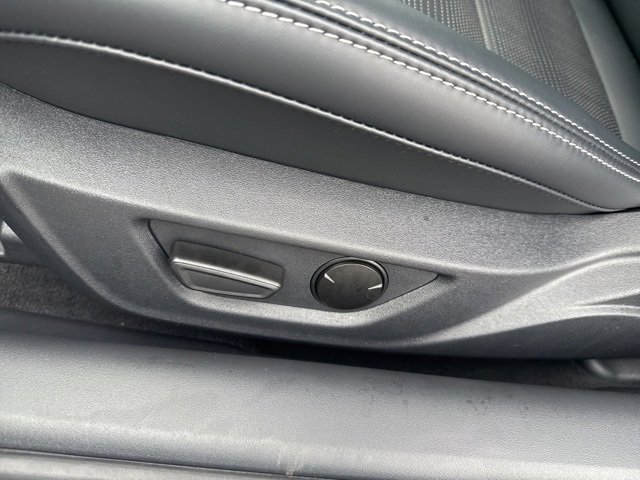 Used 2025 Ford Mustang Premium image 25