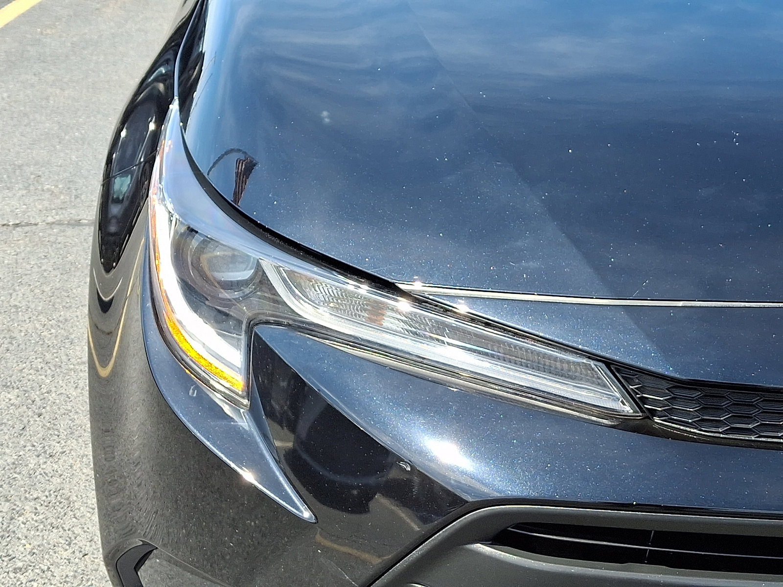 Used 2023 Toyota Corolla LE FWD image 9