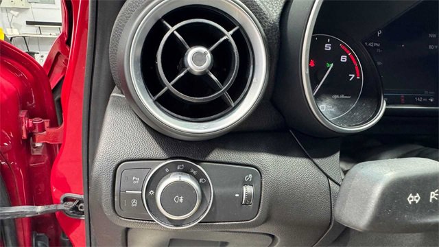 Used 2019 Alfa Romeo Giulia w/ Quick Order Package 22K Sport image 30