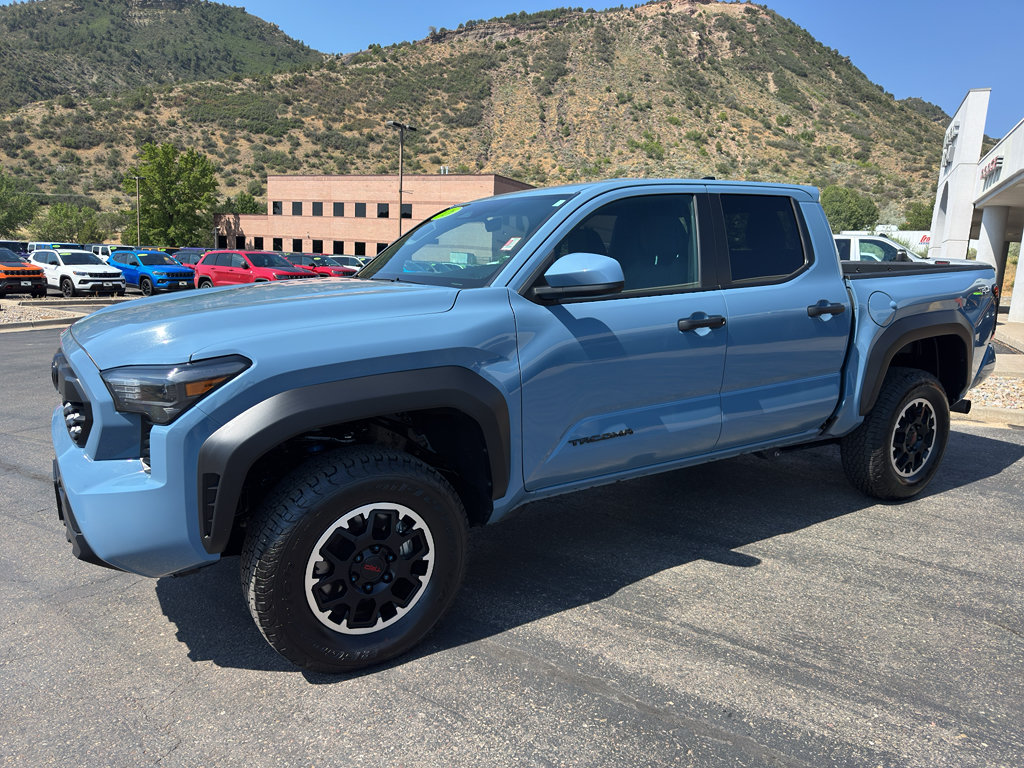 Used 2026 Toyota Tacoma TRD Off-Road AWD/4WD image 3