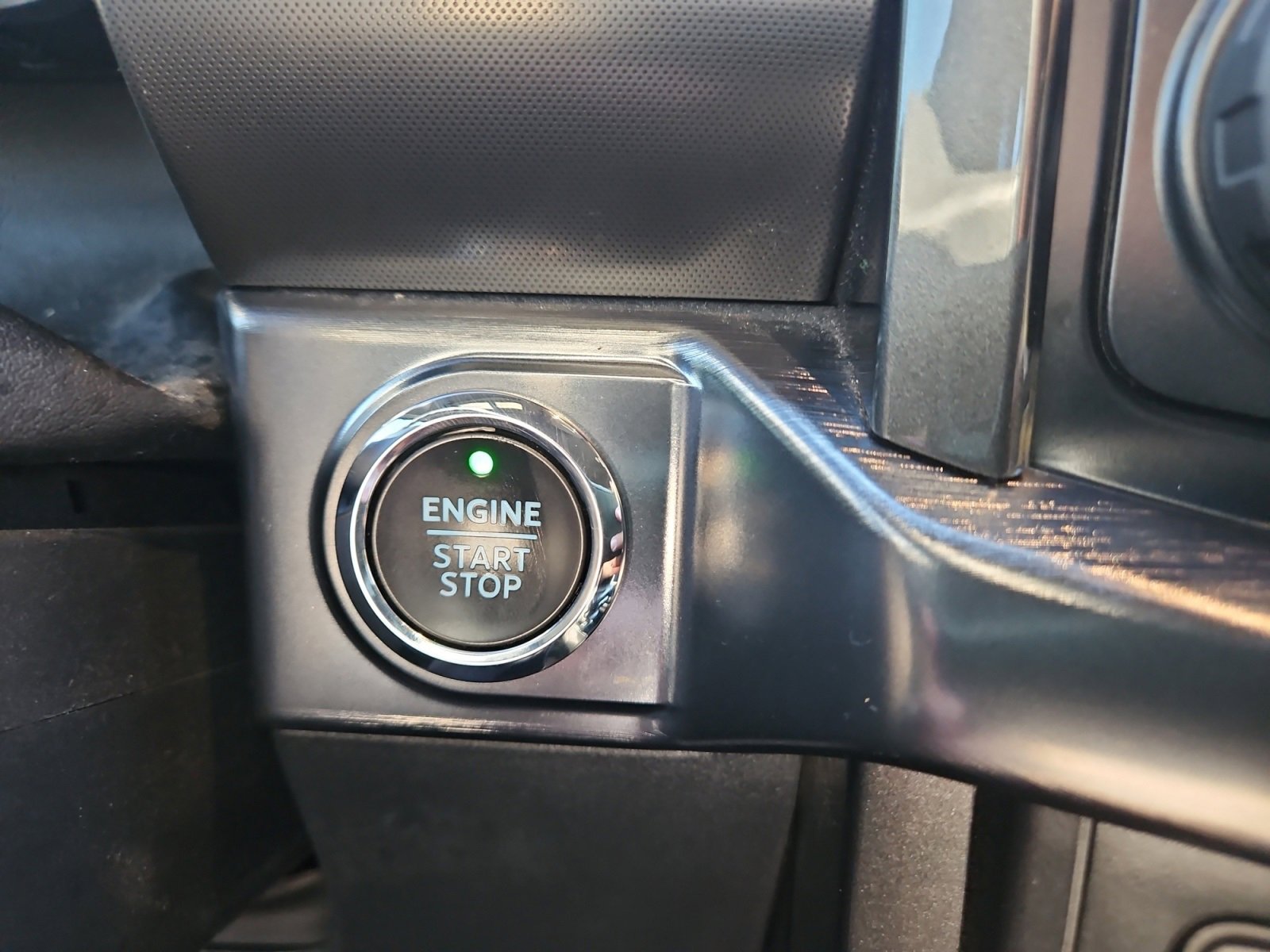 Used 2022 Ford F150 Lariat w/ Equipment Group 502A High image 29