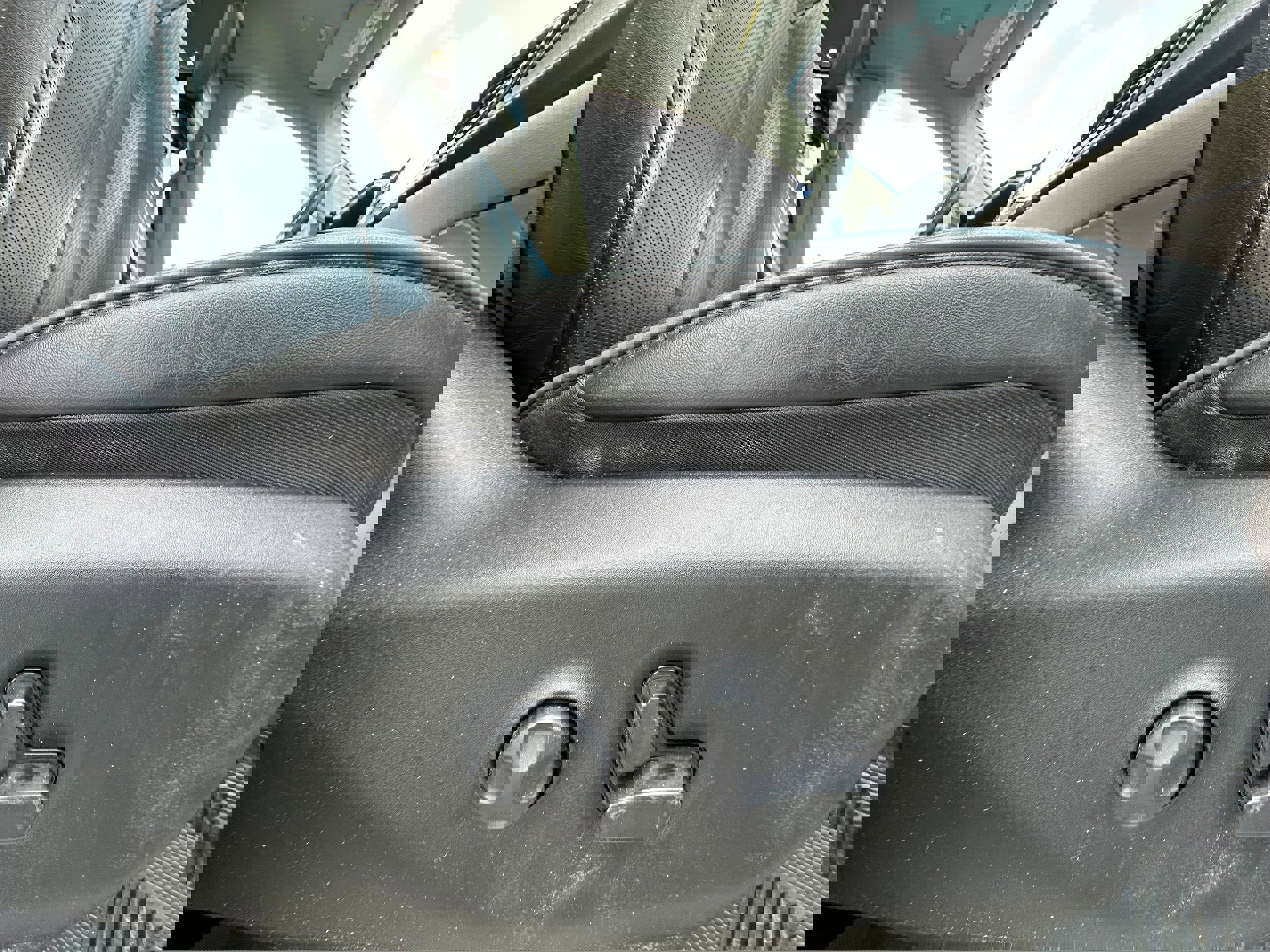 Used 2018 Chrysler Pacifica Limited image 25