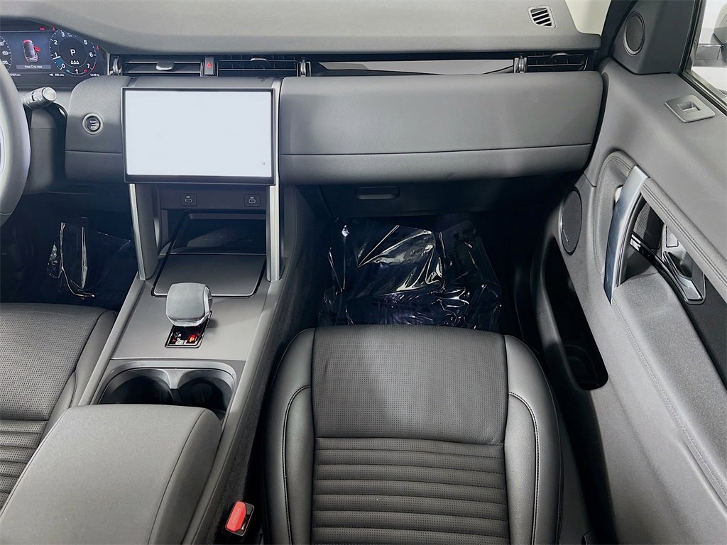 Used 2024 Land Rover Discovery Sport S image 25
