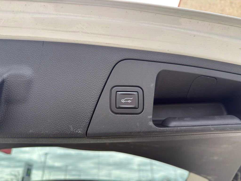 Used 2019 Buick Envision Essence image 35