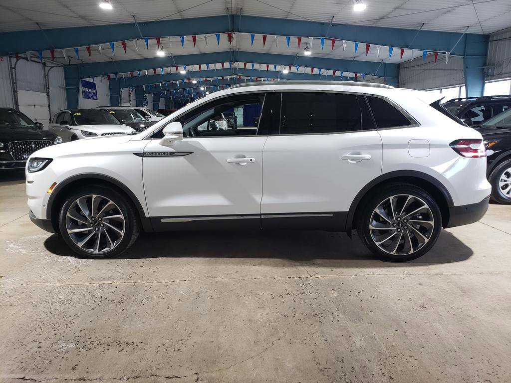 Used 2023 Lincoln Nautilus Reserve w/ Equipment Group 201A image 7