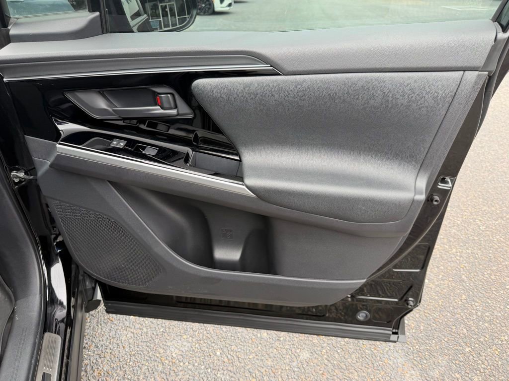 Used 2024 Toyota bZ4X XLE w/ Weather Package FWD image 21