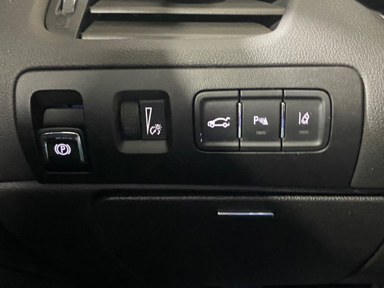 Used 2015 Chevrolet Impala LTZ FWD image 20
