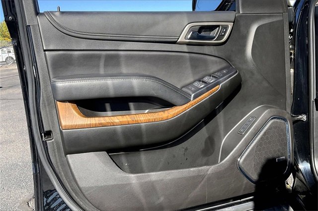 Used 2019 GMC Yukon Denali w/ Denali Ultimate Package image 18