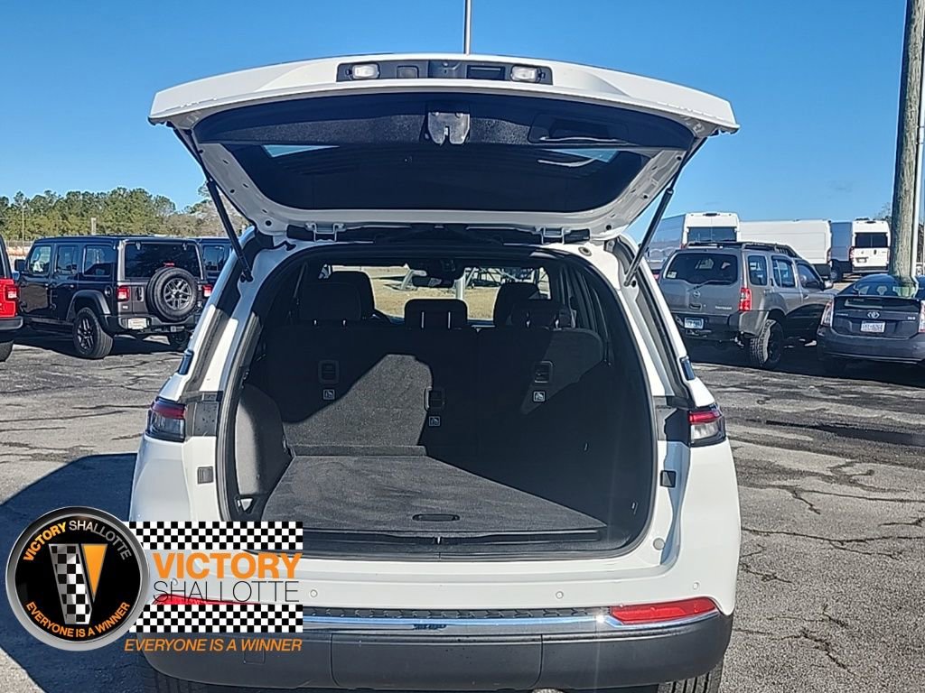 Certified 2025 Jeep Grand Cherokee Laredo image 23