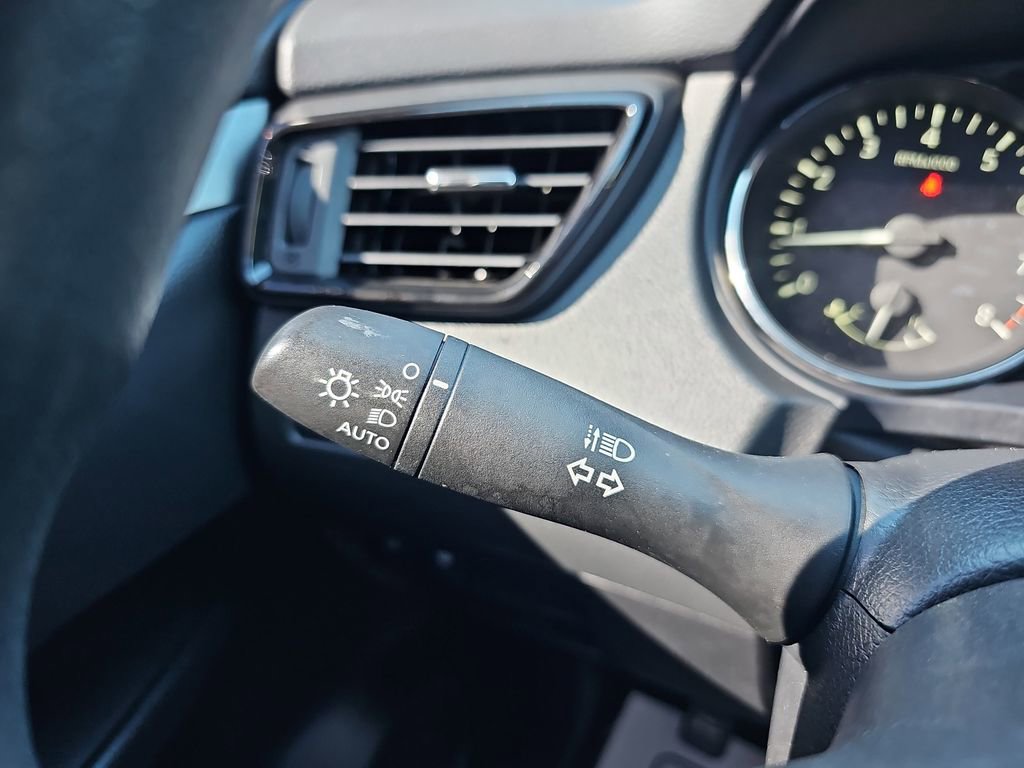 Used 2020 Nissan Rogue Sport S w/ Appearance Package image 29