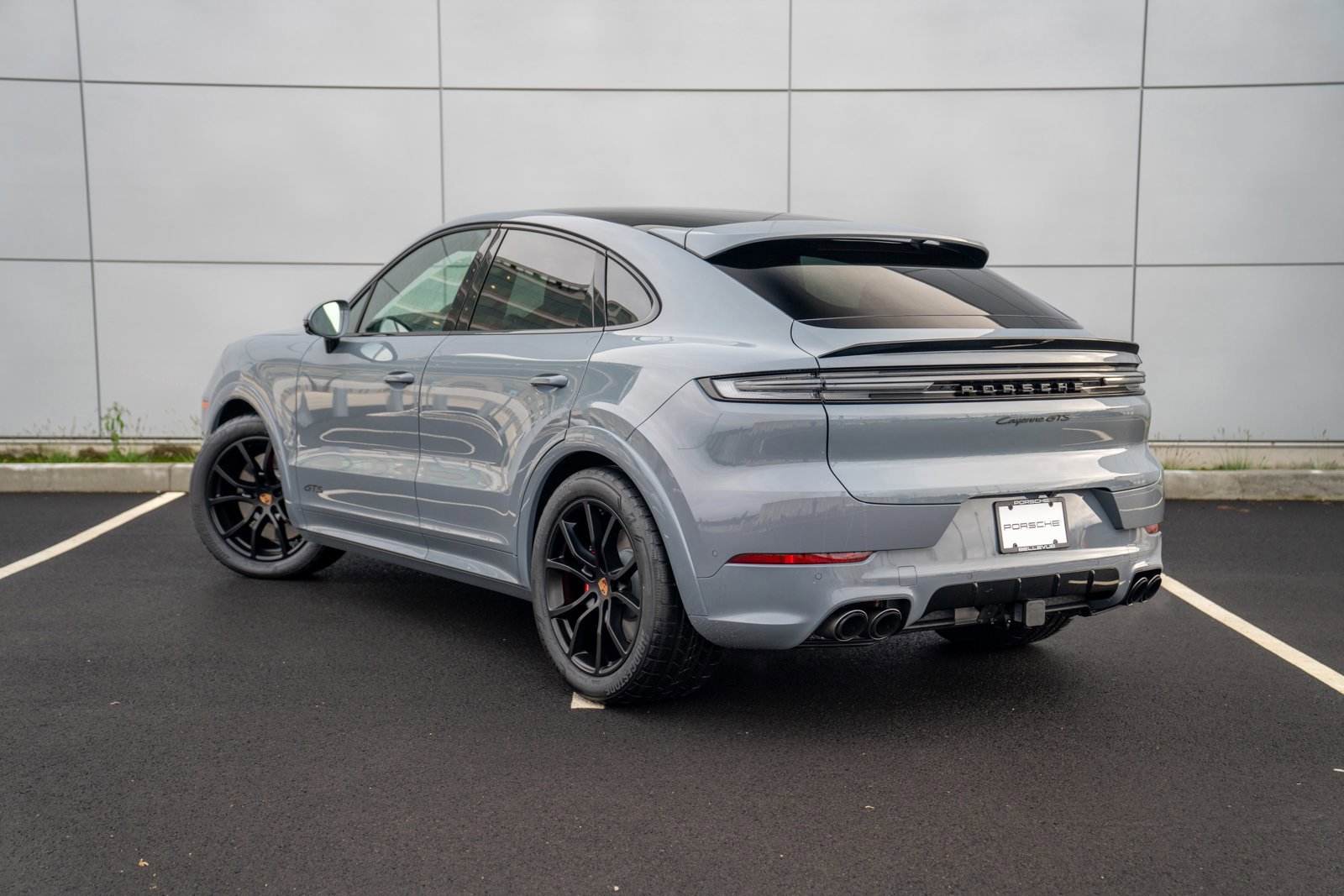 New 2026 Porsche Cayenne GTS image 3