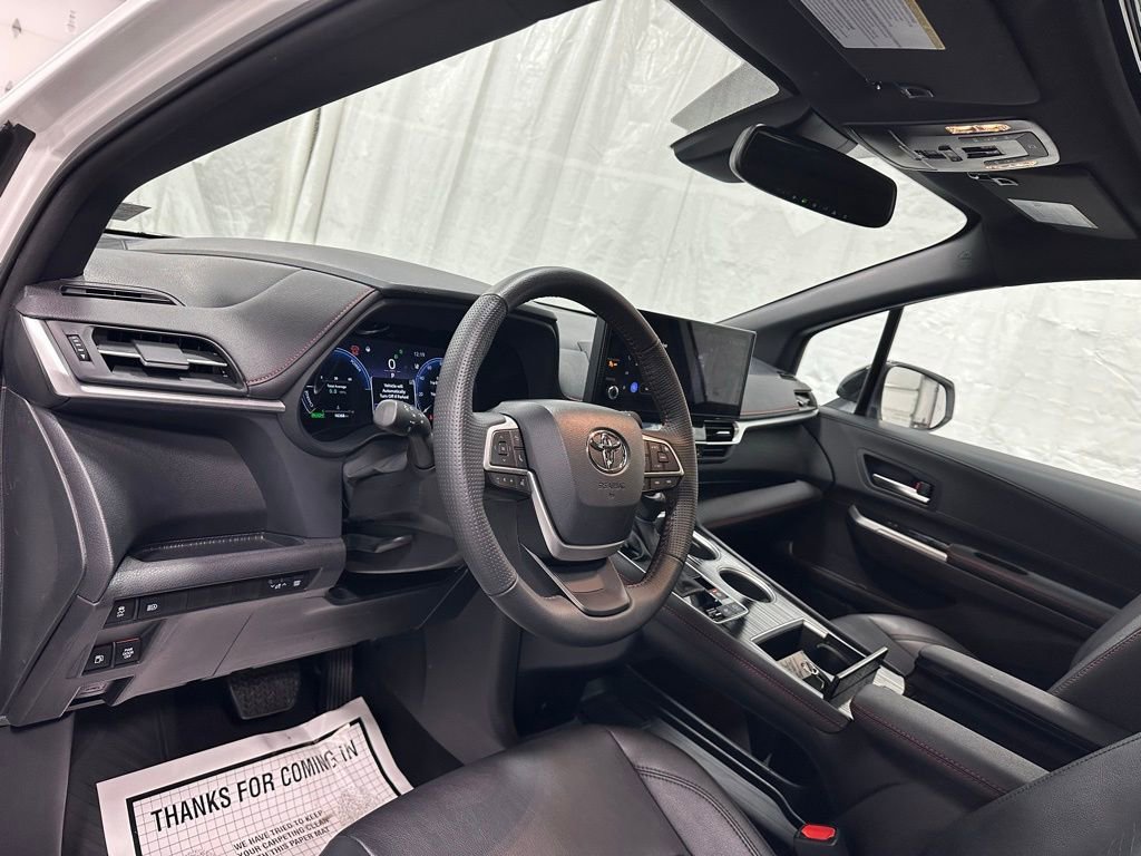 Used 2025 Toyota Sienna XSE image 15