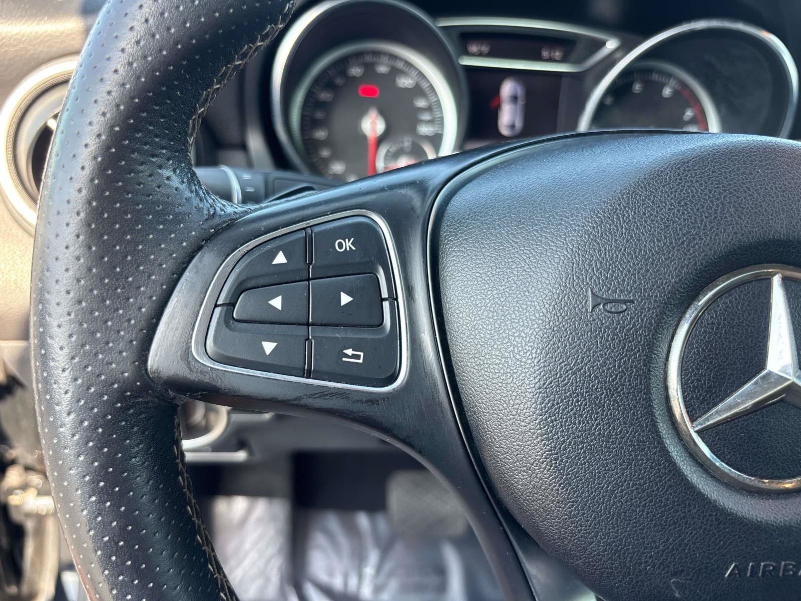 Used 2018 Mercedes-Benz CLA 250 4MATIC image 17