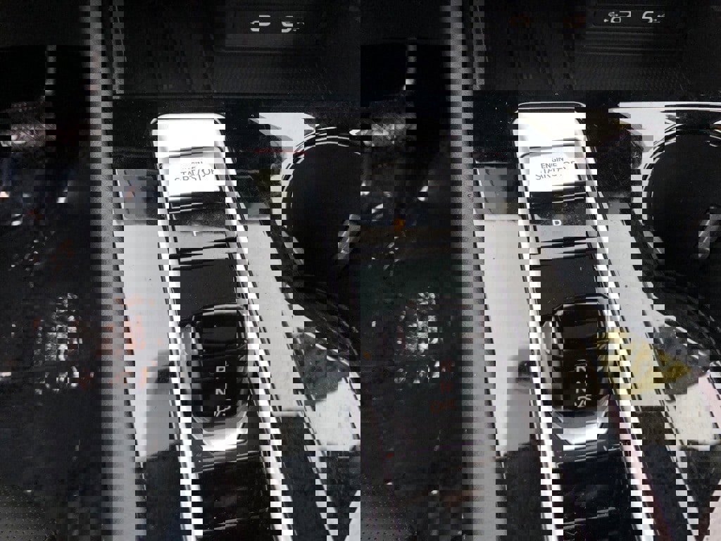 Used 2025 Volkswagen Atlas SEL image 32