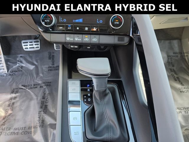 Used 2025 Hyundai Elantra SEL image 24
