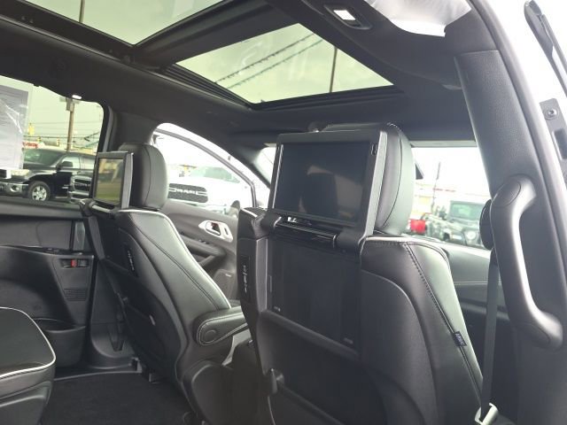 Used 2026 Chrysler Pacifica Premium image 48