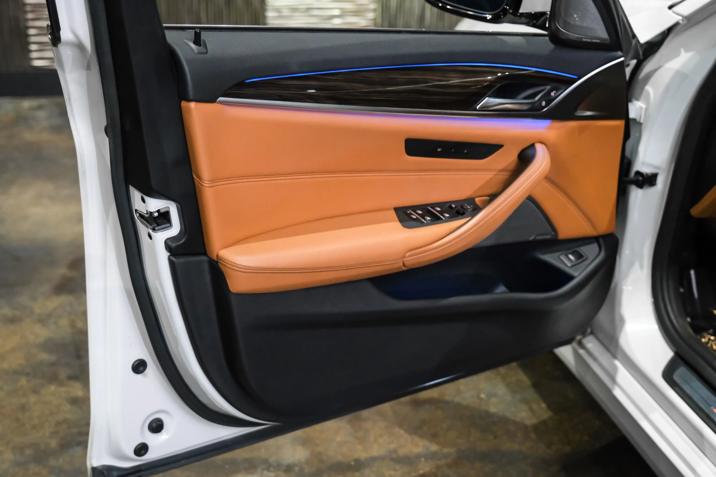 Used 2018 BMW 540i xDrive w/ Premium Package image 42