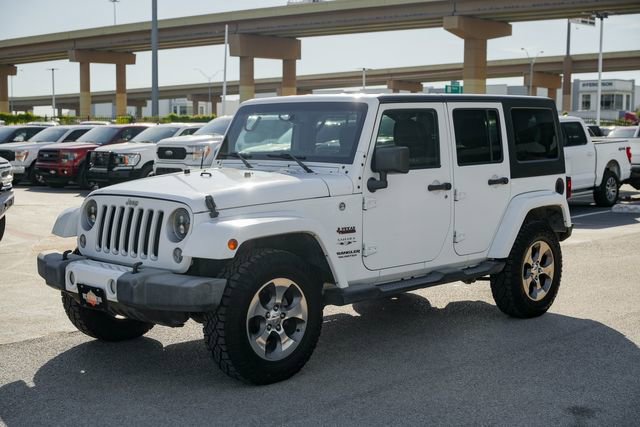 Used 2016 Jeep Wrangler Unlimited Sahara w/ Connectivity Group image 16