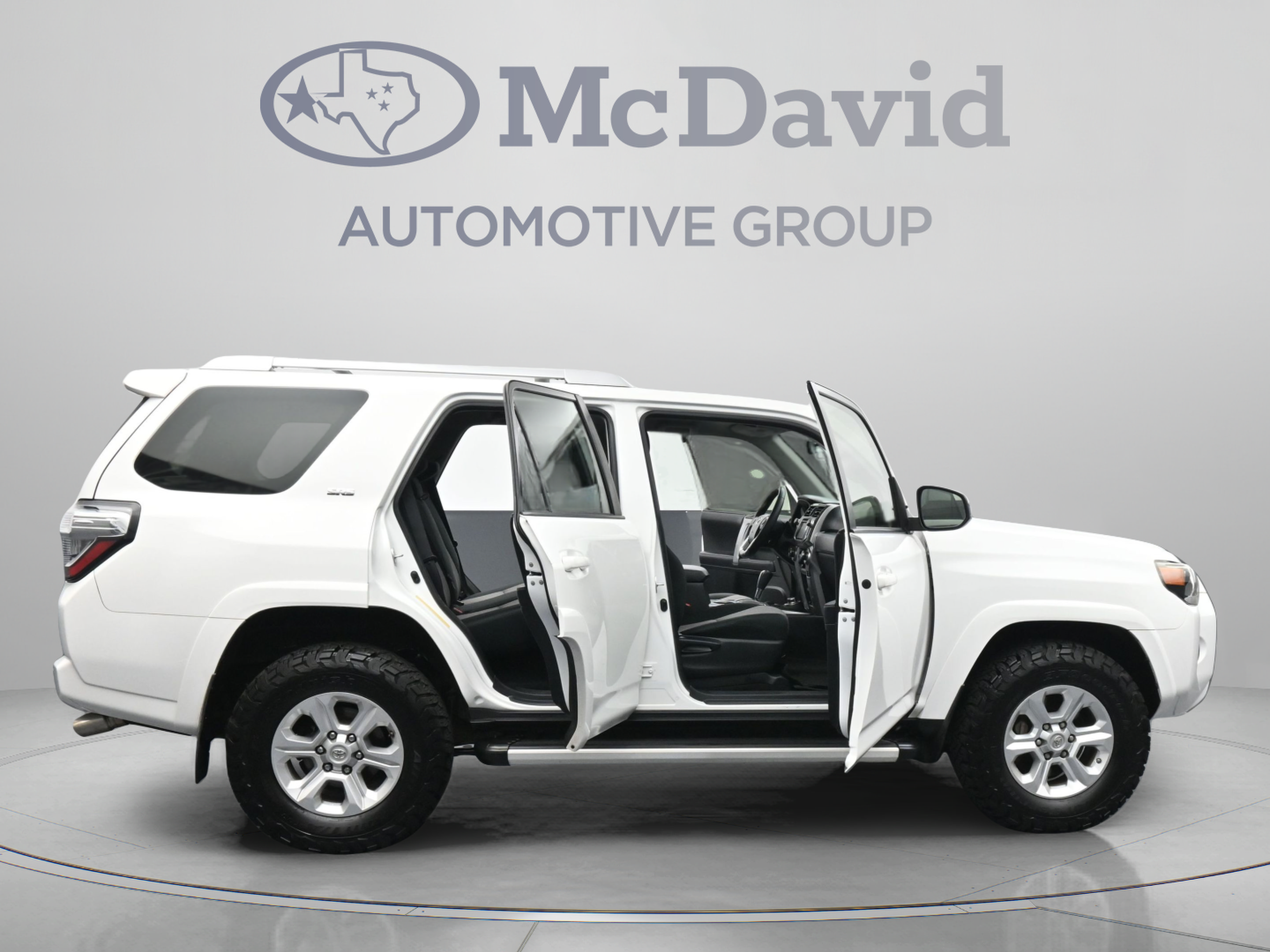 Used 2018 Toyota 4Runner SR5 AWD/4WD image 40