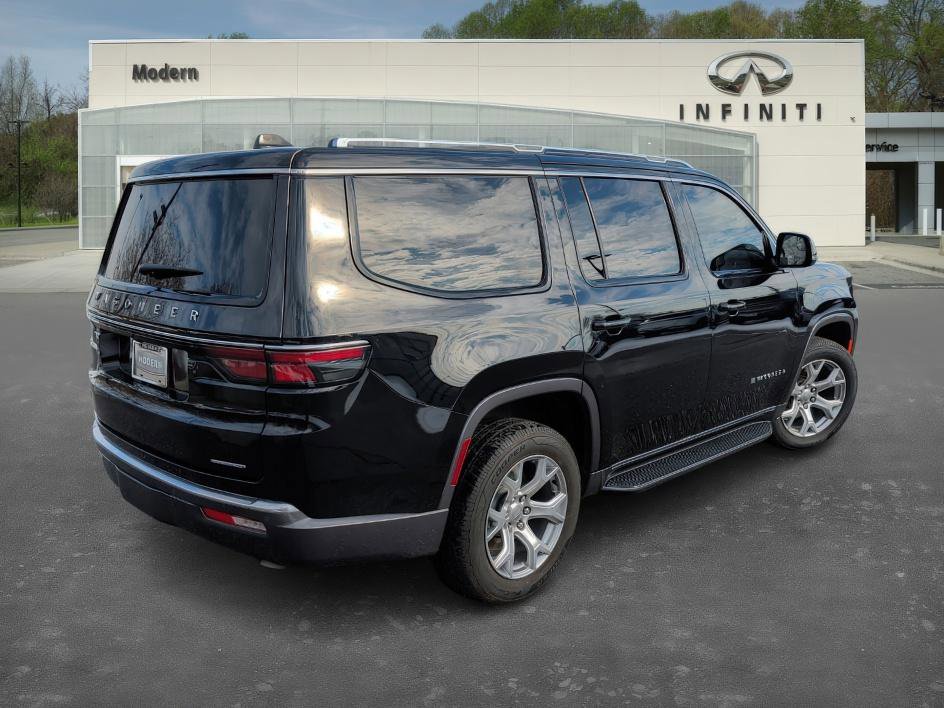 Used 2022 Jeep Wagoneer Series II w/ Flexible Seating Group image 4