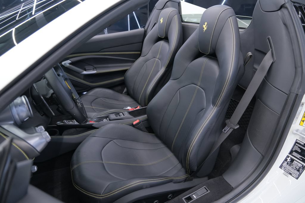 Used 2022 Ferrari F8 Tributo RWD image 15