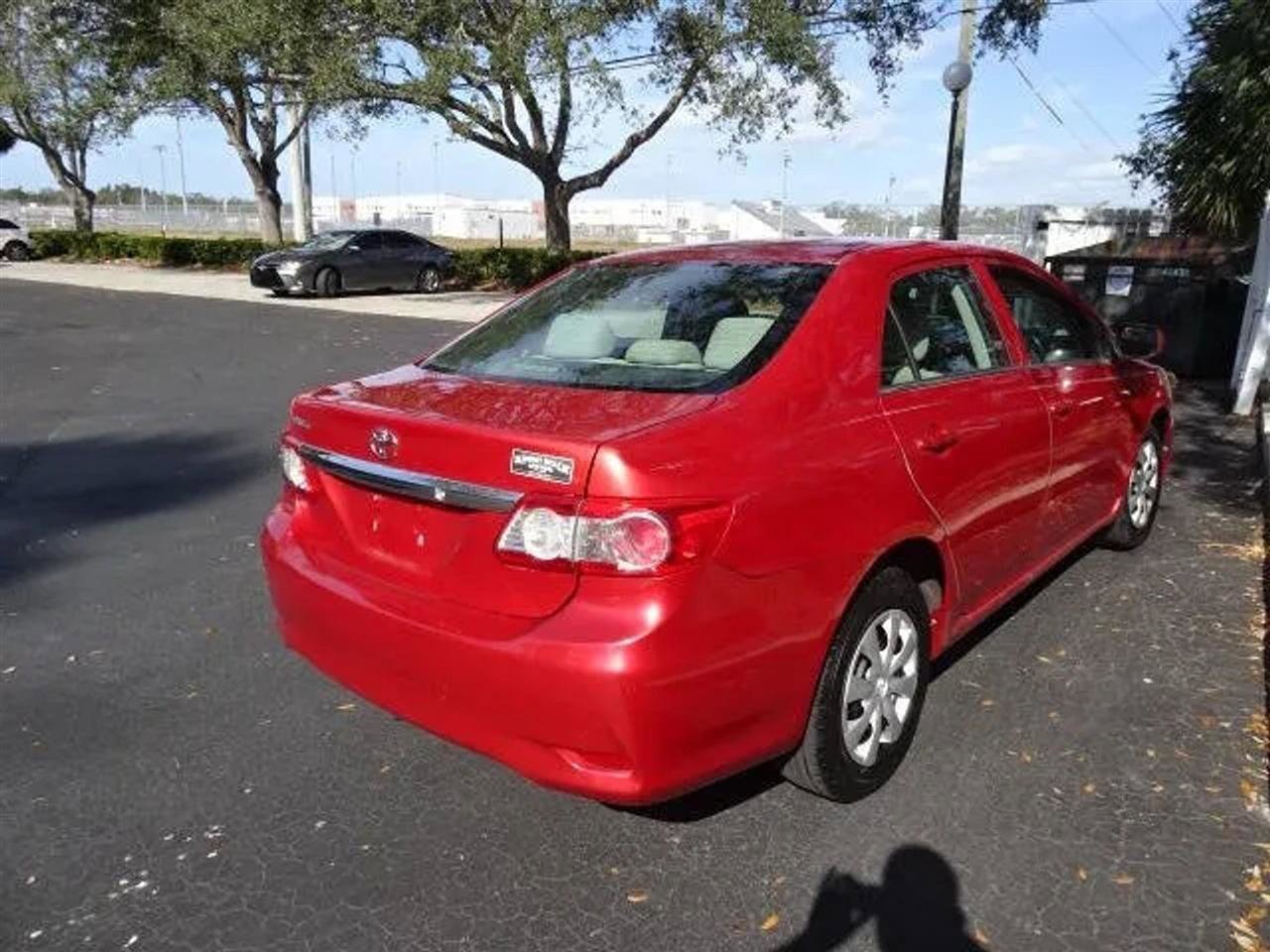 Used 2013 Toyota Corolla L image 11