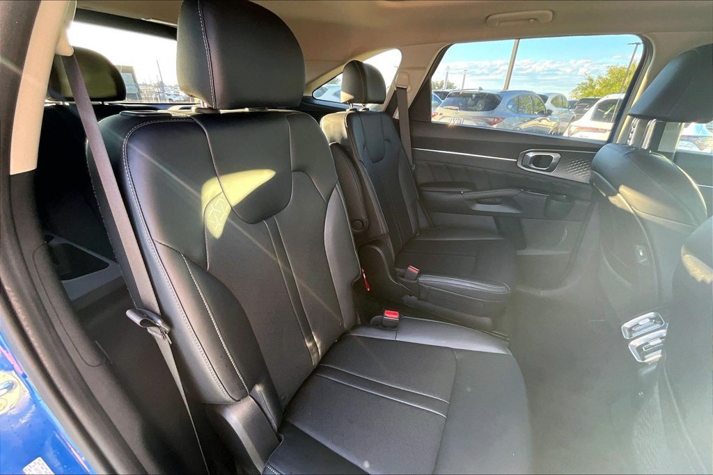 Used 2023 Kia Sorento SX AWD/4WD image 37