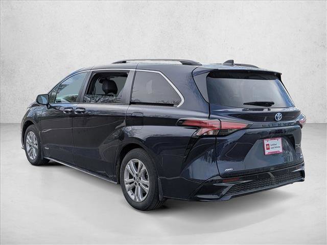 Used 2021 Toyota Sienna XSE image 7