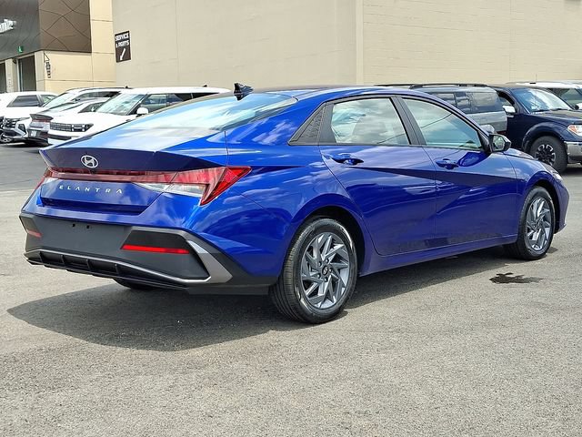 Certified 2024 Hyundai Elantra SEL FWD image 6