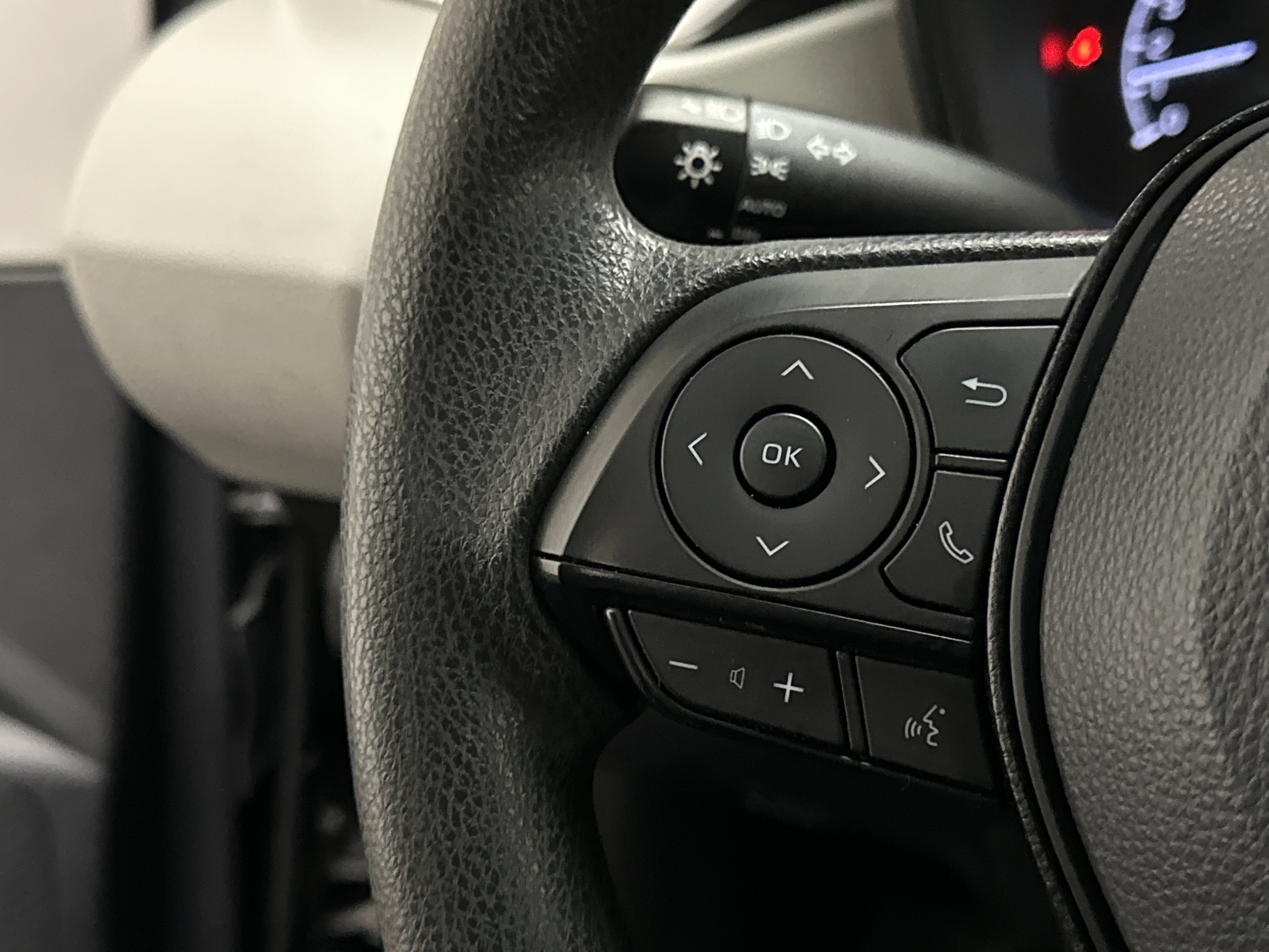 Used 2021 Toyota Corolla LE image 22