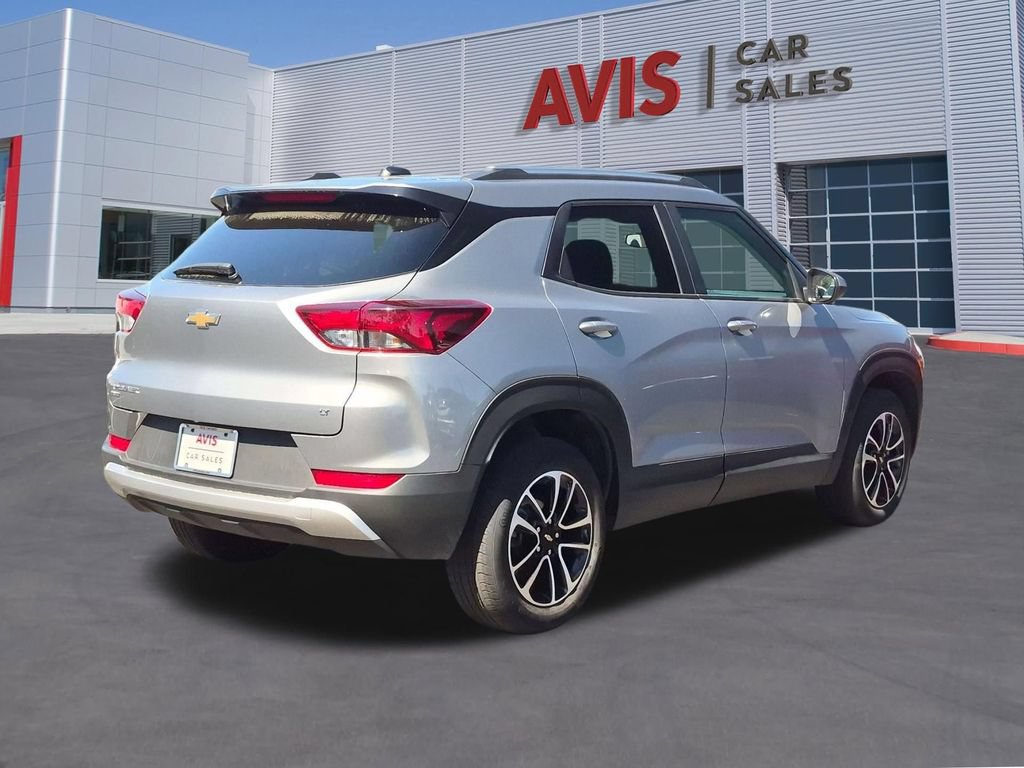 Used 2025 Chevrolet TrailBlazer LT AWD/4WD image 6