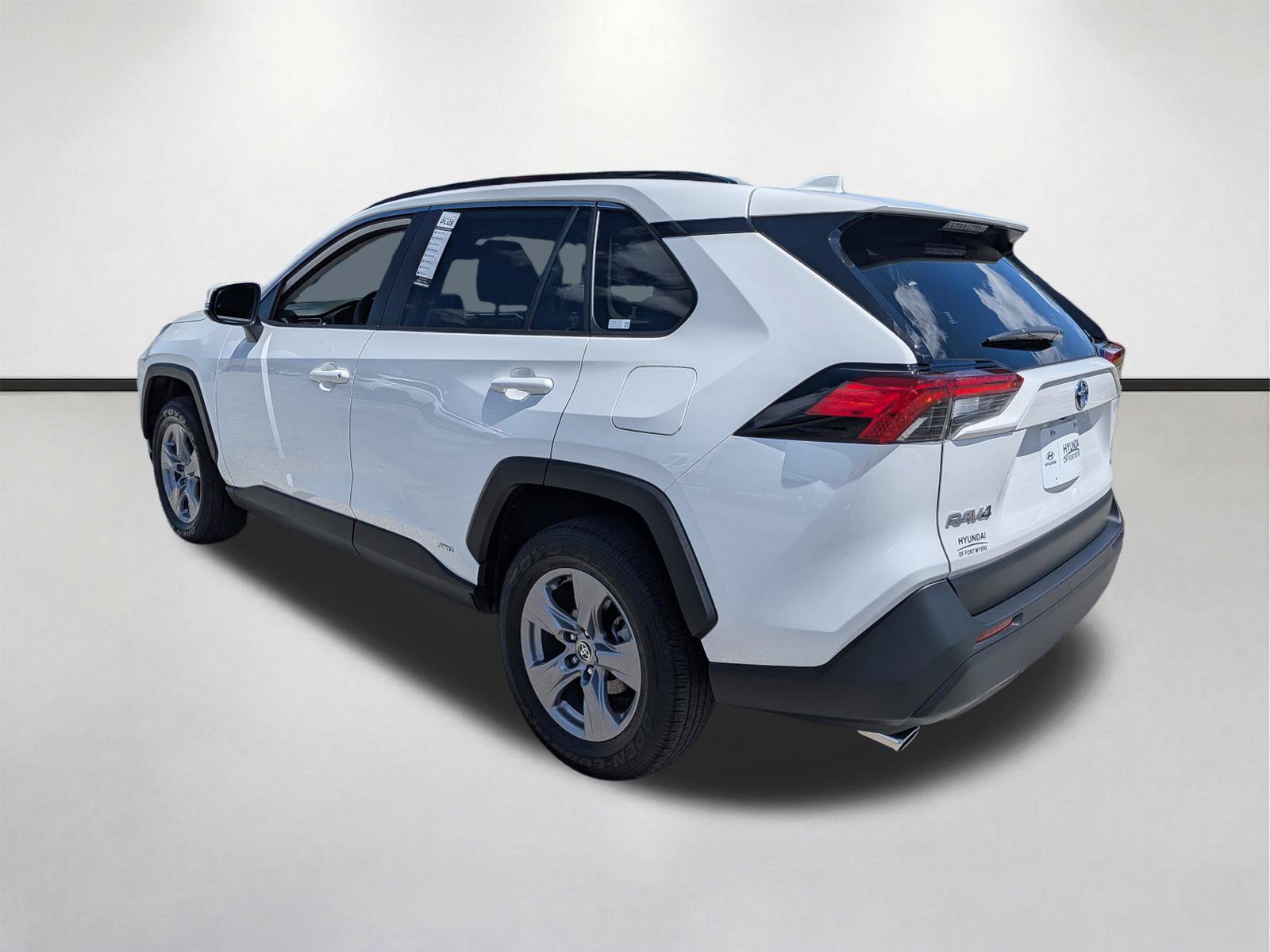 Used 2024 Toyota RAV4 XLE AWD/4WD image 6