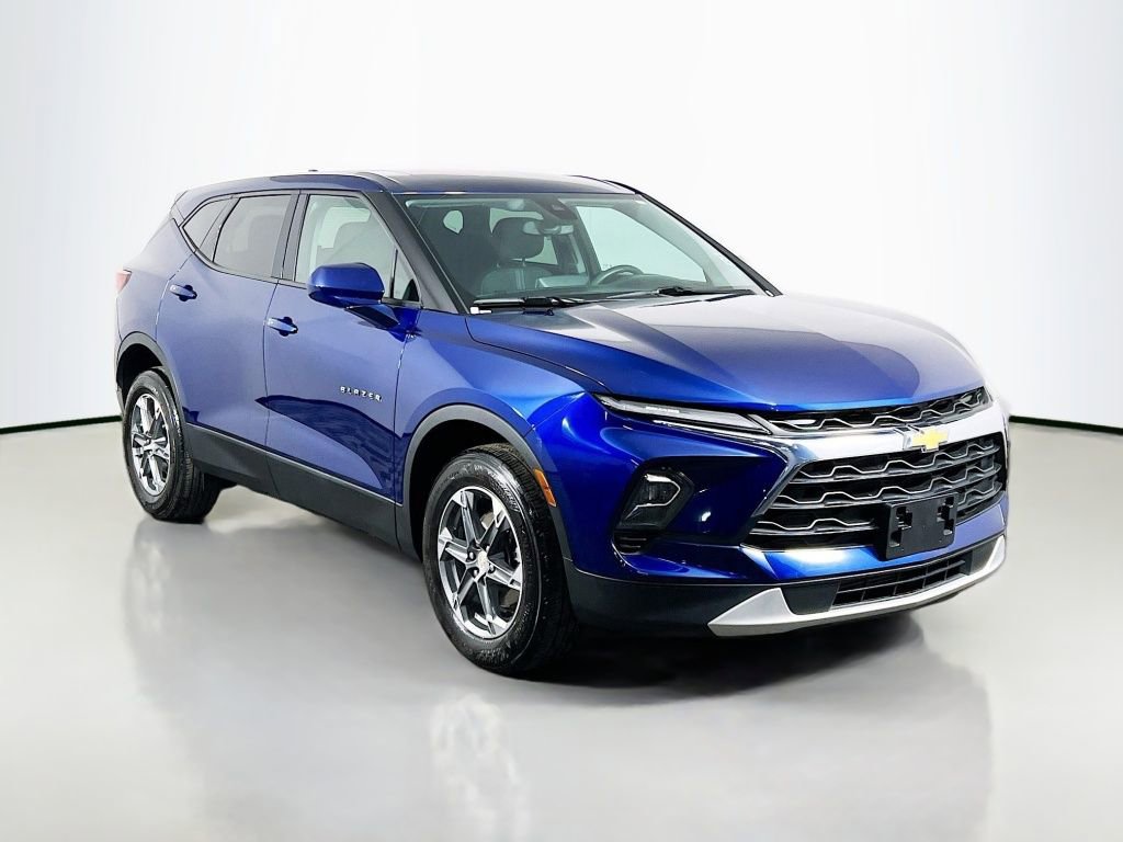 Certified 2023 Chevrolet Blazer LT image 3
