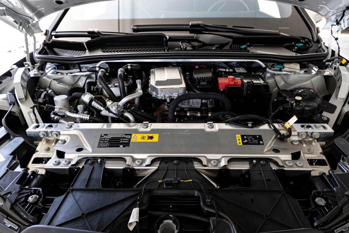 New 2026 BMW iX xDrive45 w/ M Sport Package image 31