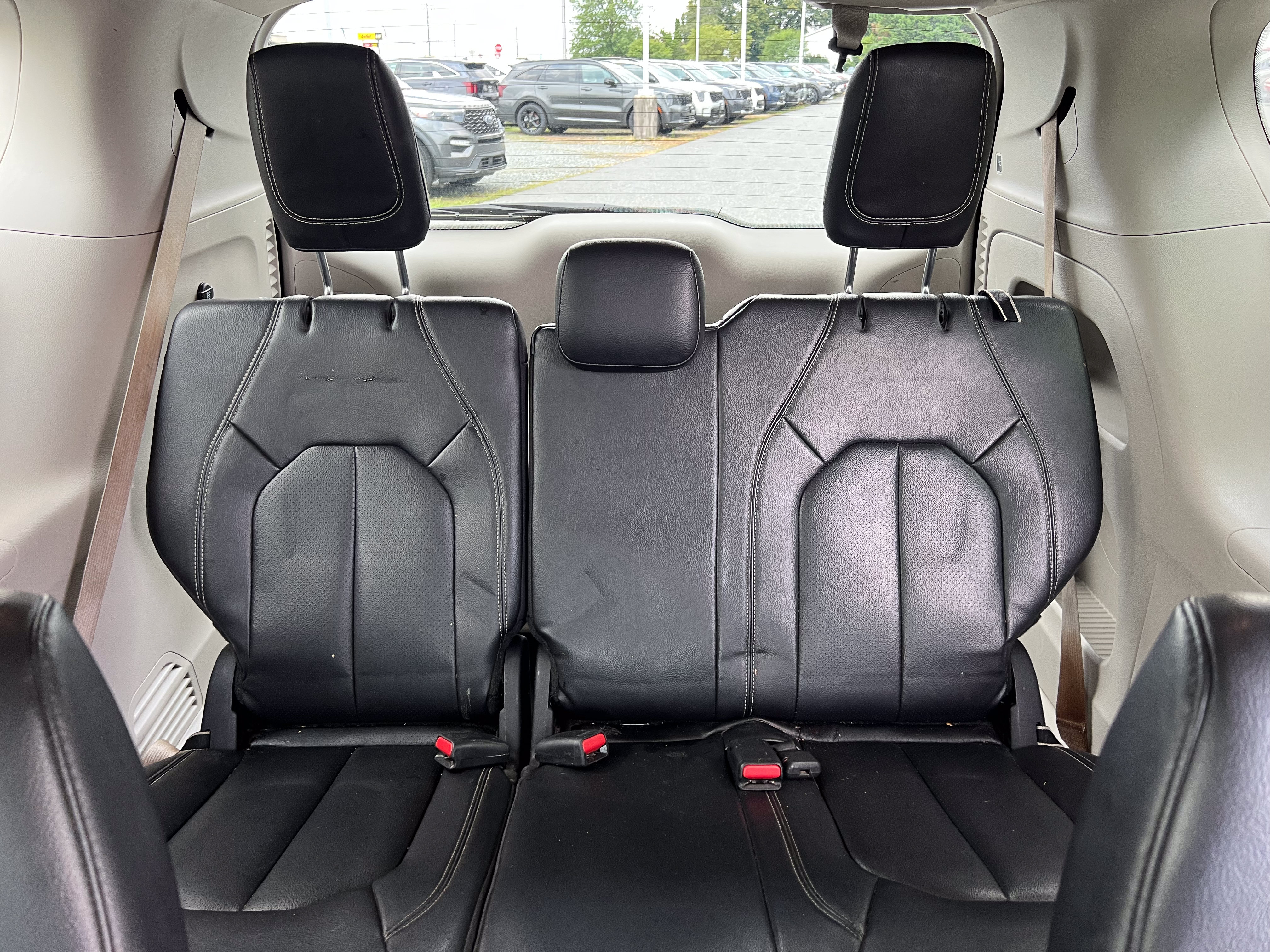 Used 2022 Chrysler Pacifica Touring-L FWD image 30