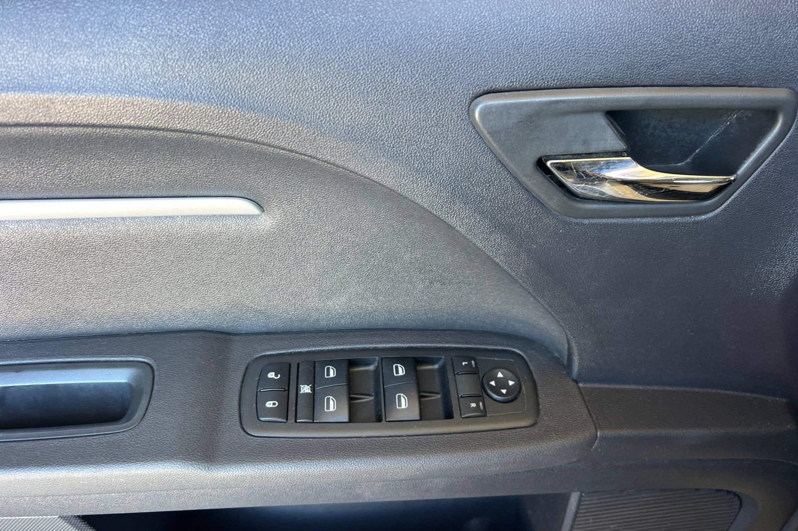Used 2010 Dodge Journey SXT w/ Flexible Seating Group FWD image 11