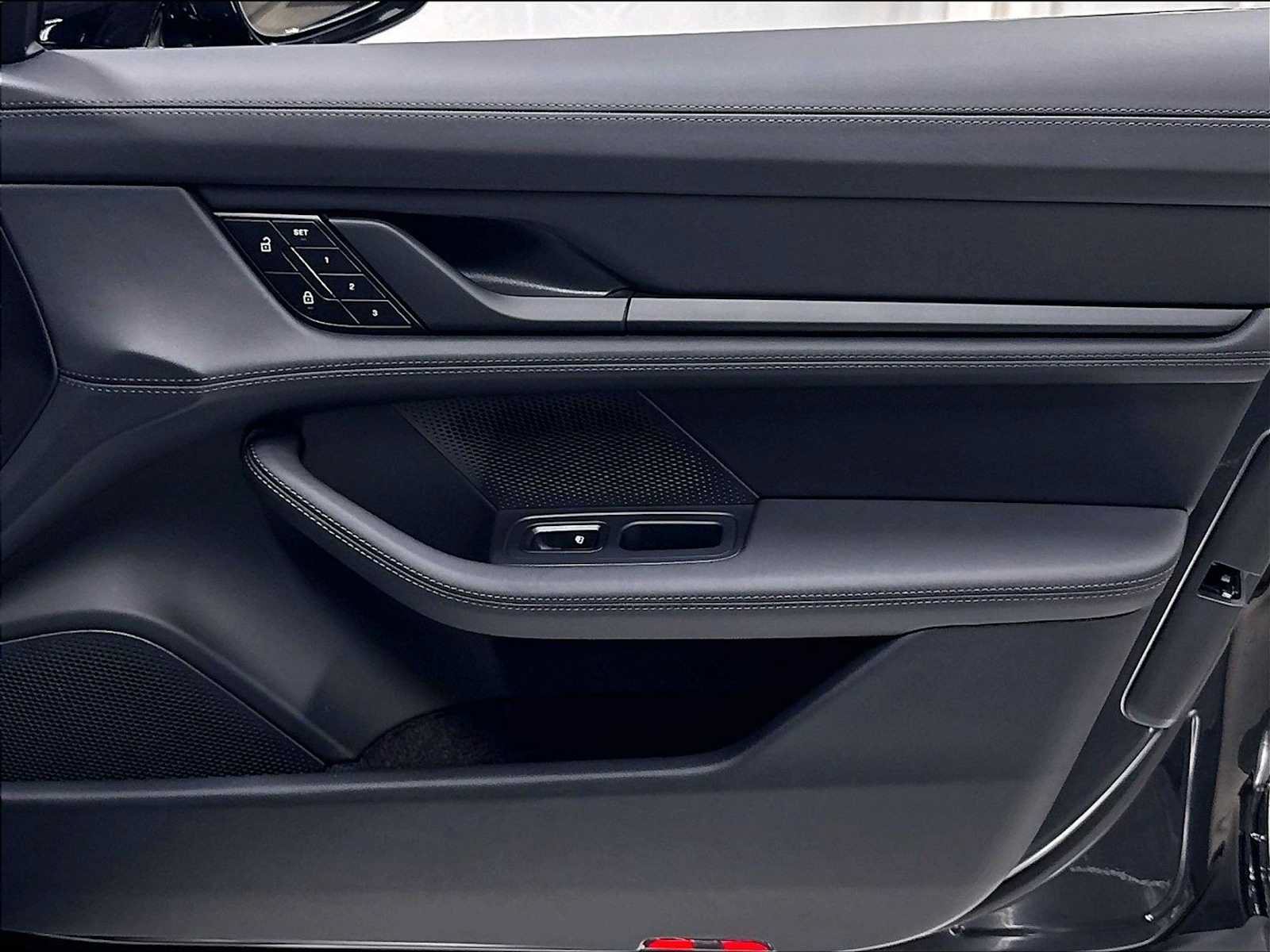 New 2026 Porsche Taycan 4S AWD/4WD image 28