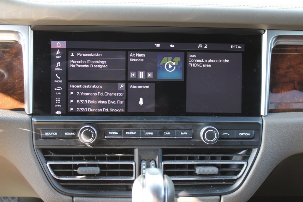 Used 2021 Porsche Macan image 23