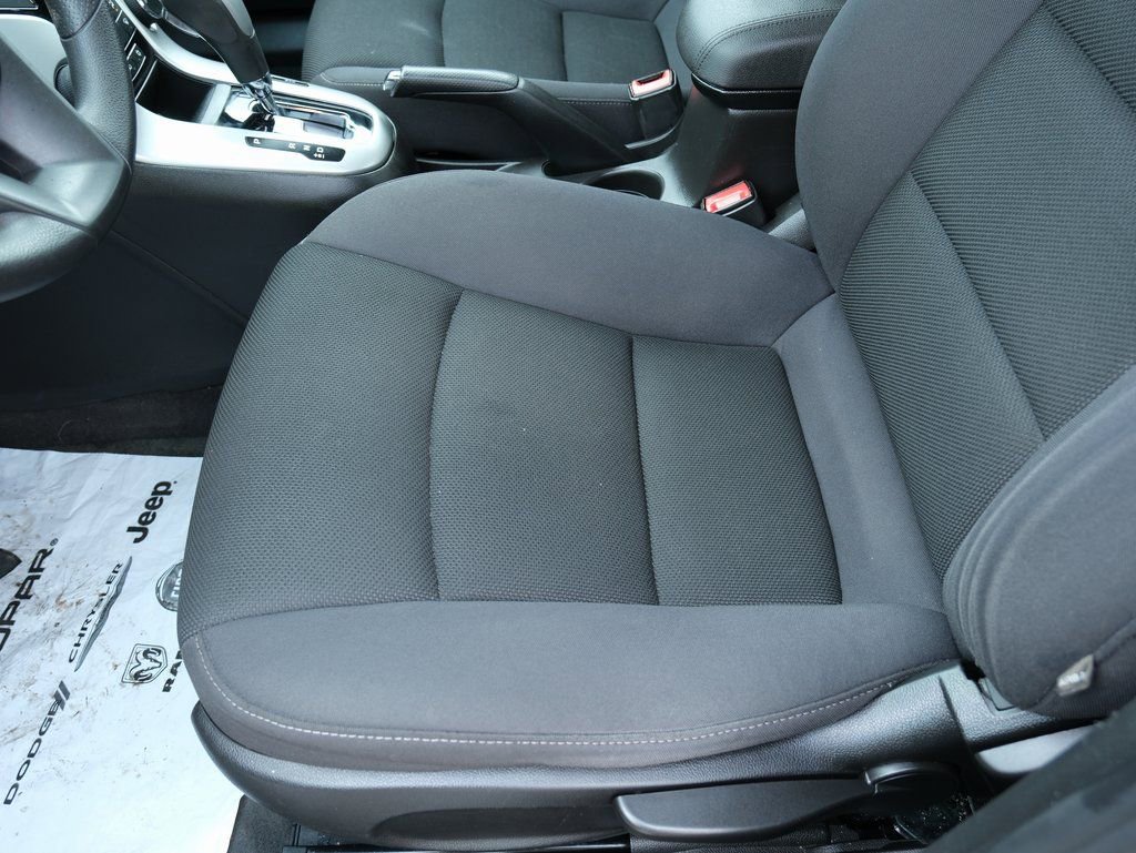 Used 2016 Chevrolet Cruze LT w/ Technology Package image 24