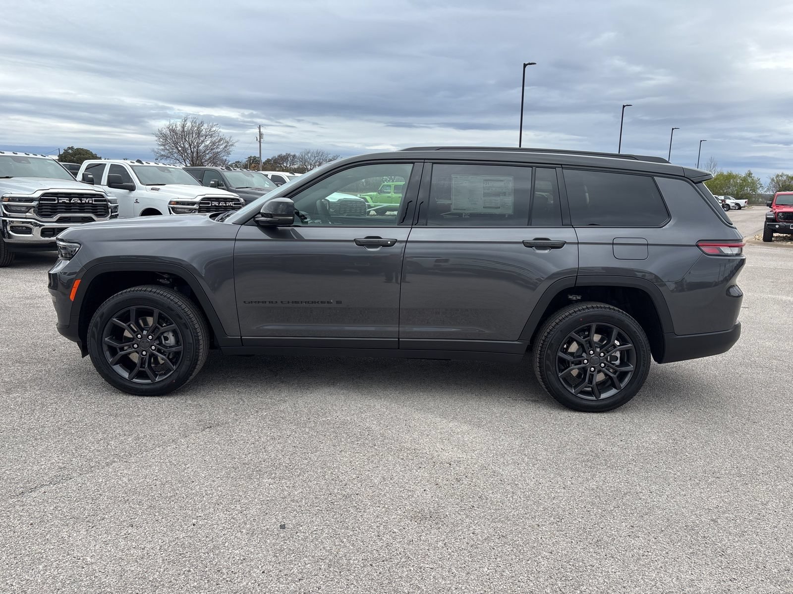 New 2025 Jeep Grand Cherokee L Limited AWD/4WD video 2