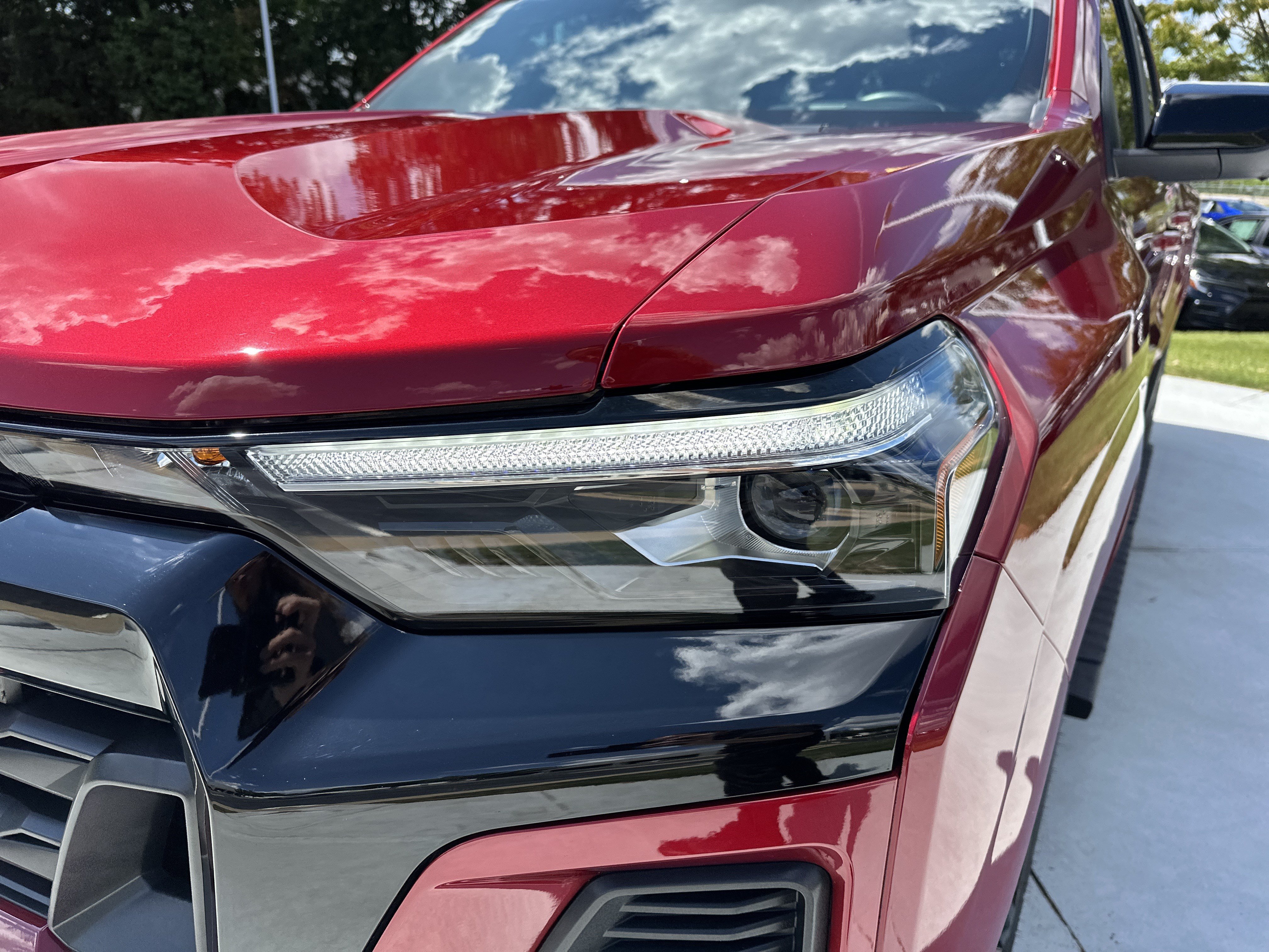 Used 2025 Chevrolet Colorado Z71 w/ Technology Package AWD/4WD image 6