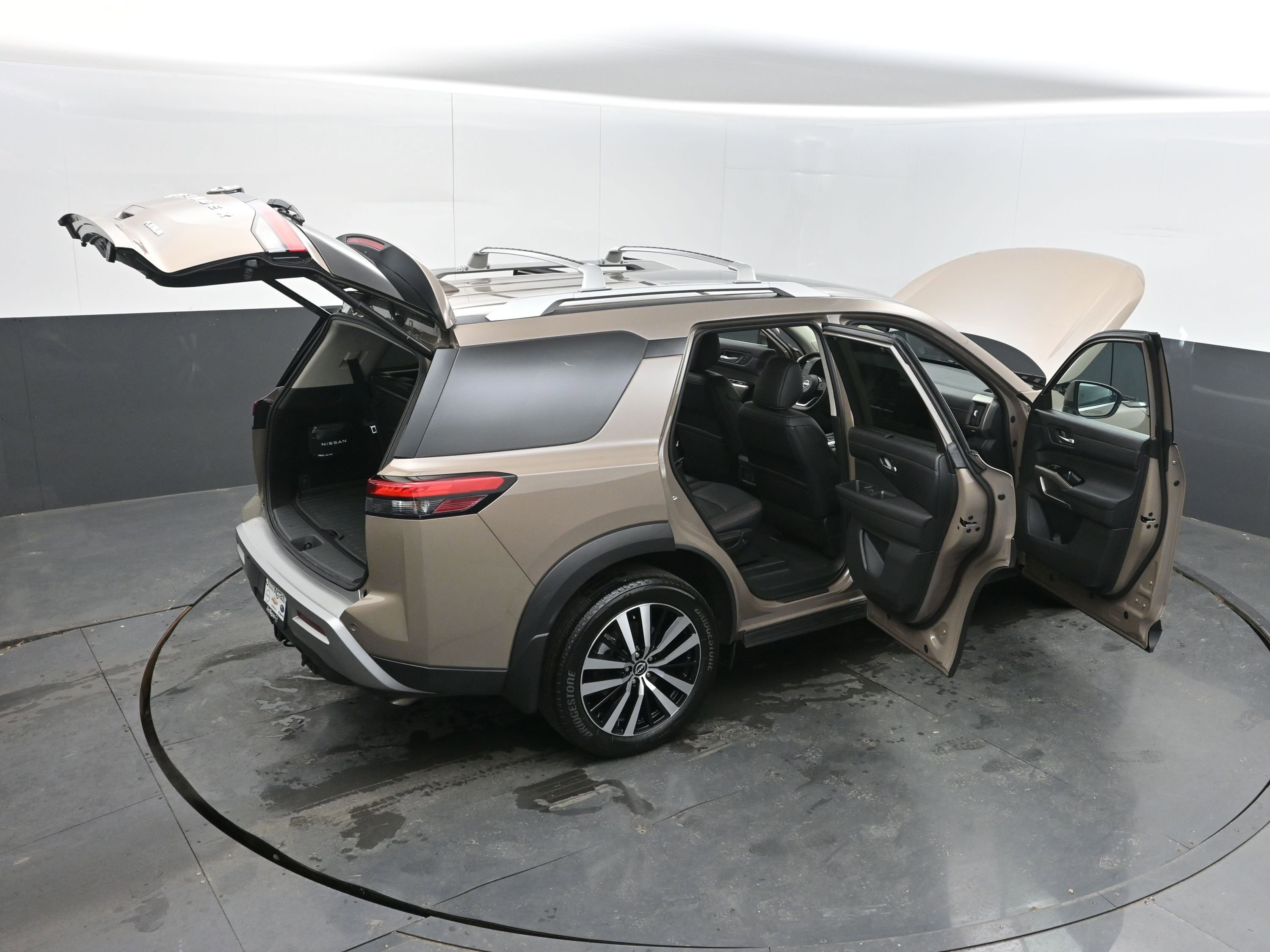 Certified 2024 Nissan Pathfinder Platinum w/ Cargo Package image 45