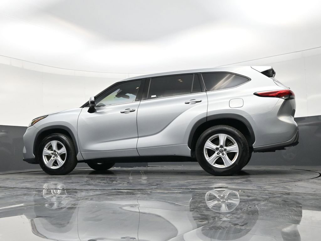 Used 2020 Toyota Highlander L image 22