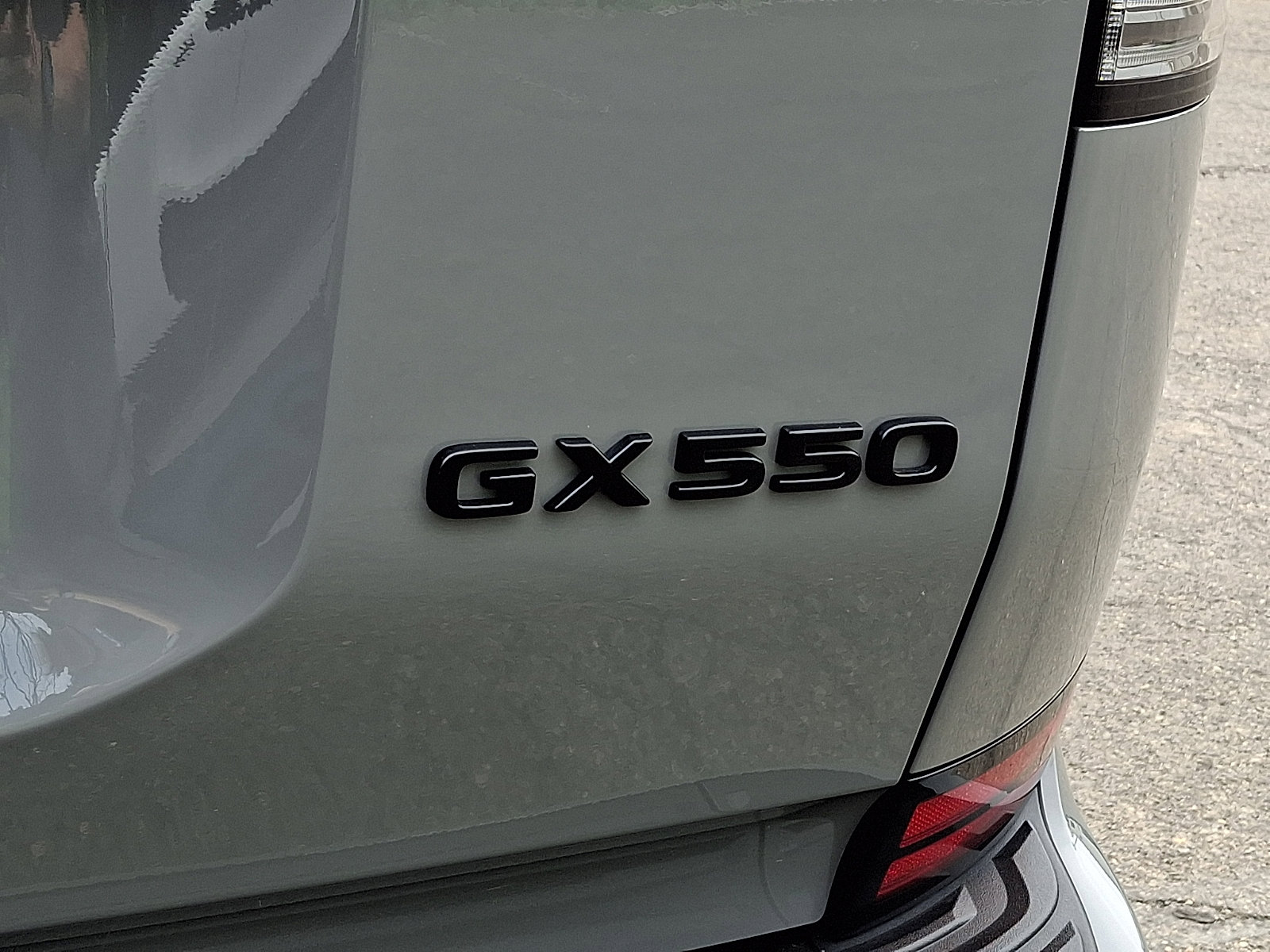 Used 2025 Lexus GX 550 w/ Accessory Package (2T) AWD/4WD image 30