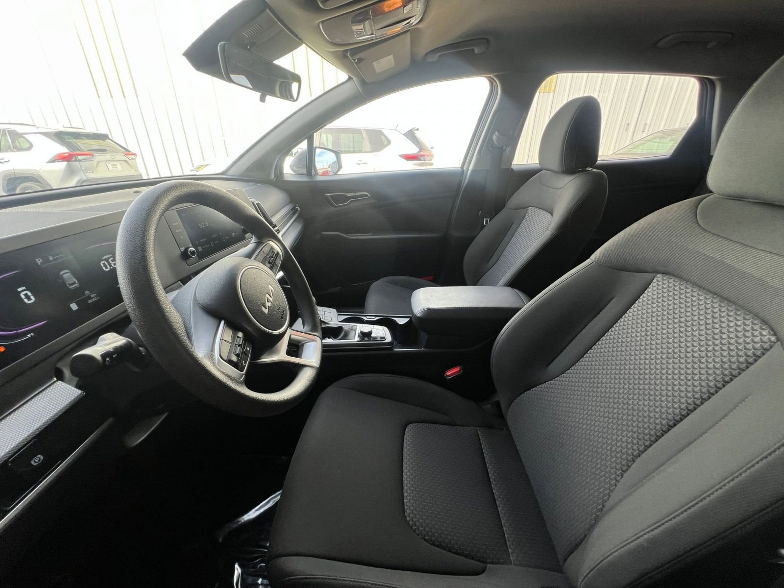 Used 2025 Kia Sportage LX FWD image 27