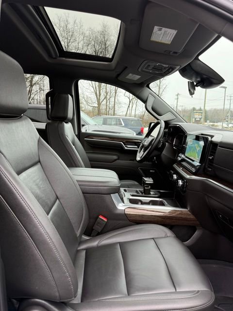 Used 2025 GMC Sierra 1500 Elevation w/ Elevation Premium Package image 18