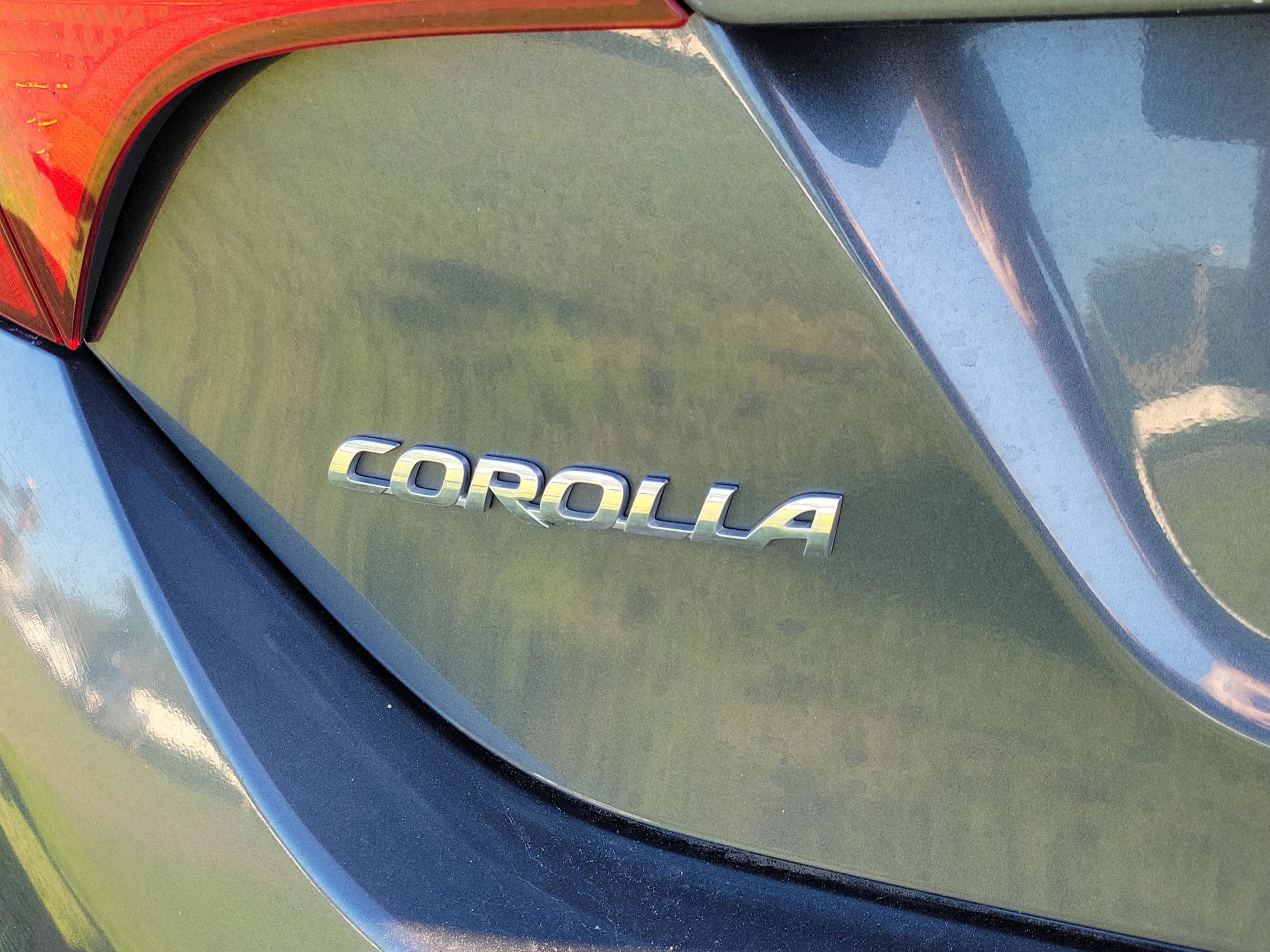 Used 2019 Toyota Corolla LE image 23