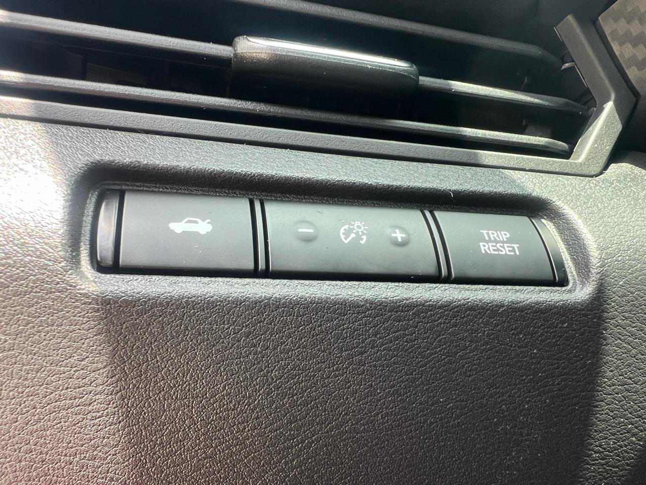 Used 2019 Nissan Altima 2.5 SR w/ SR Premium Package FWD image 12