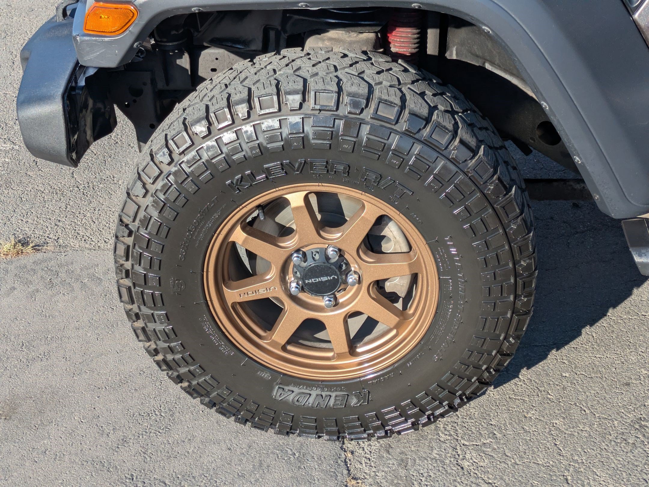 Used 2018 Jeep Wrangler Sport AWD/4WD image 13