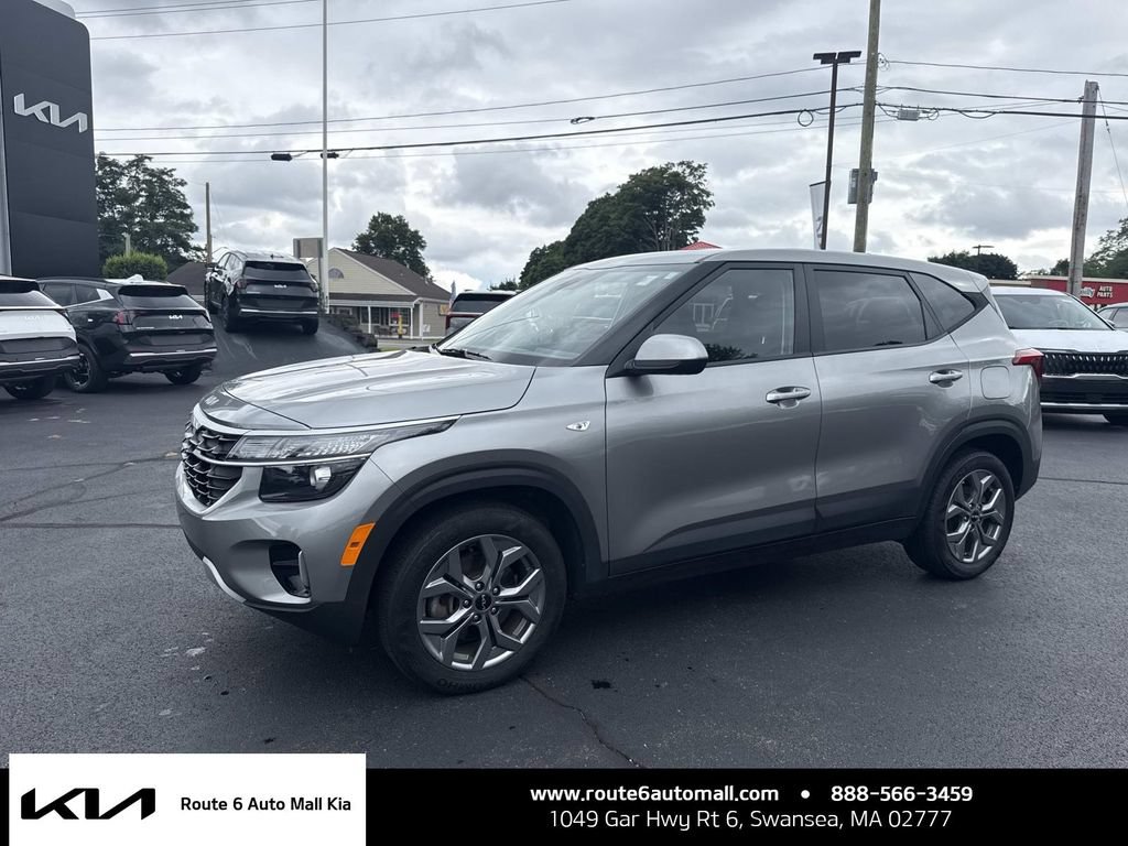 Used 2024 Kia Seltos LX AWD/4WD image 1
